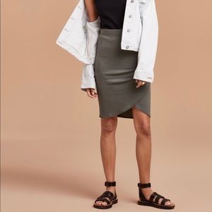Aritzia Wilfred Free Tyra skirt